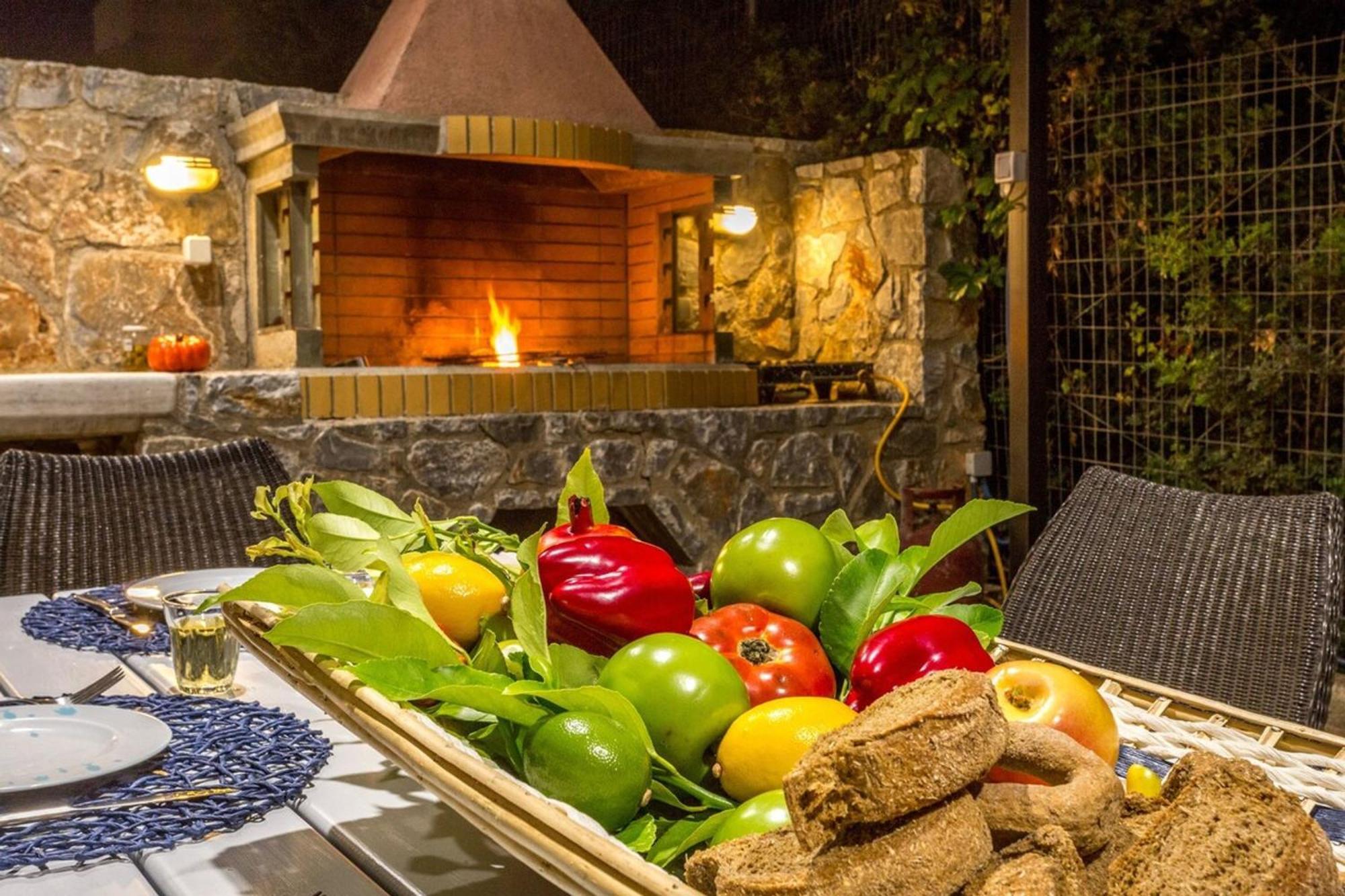 Villa Ampelaki - Premium Villa With Heated Pool Kunupidianá Kültér fotó
